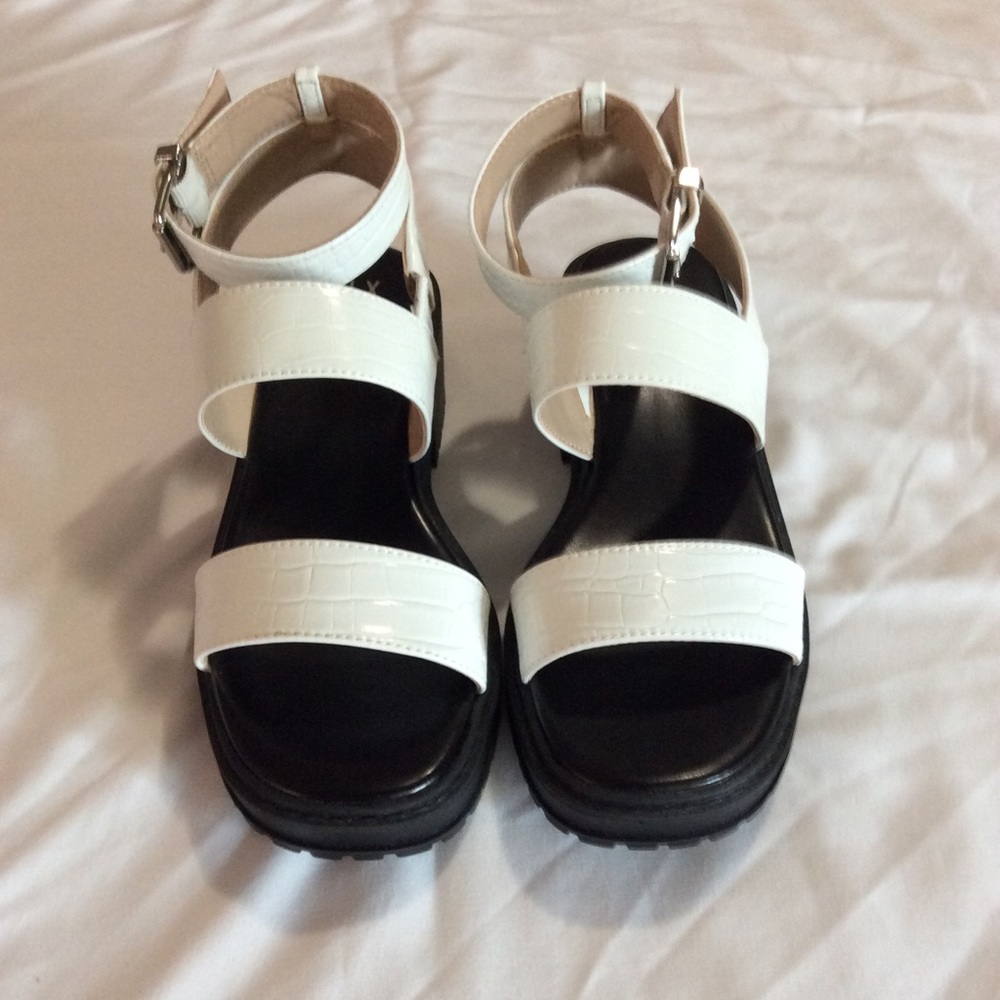 BRAND NEW MIX NO. 6 Petrova Platform Sandal 🔥